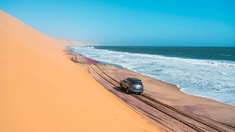 O Deserto da Namíbia fica próximo ao Oceano Atlântico. (Crédito da imagem: © Marco Bottigelli via Getty Images)